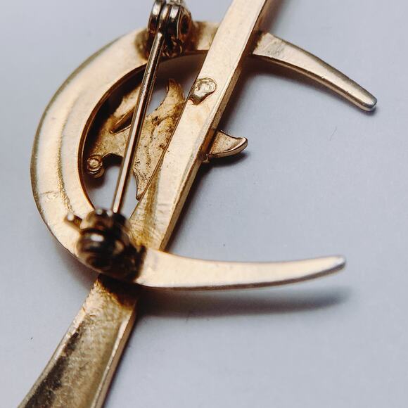 Vintage Mid Century Gold Tone Scimitar Crescent Leaf Sword Fraternal Brooch Pin - Picture 12 of 12